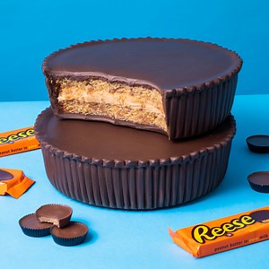 The Ultimate Reese Cup Made From Cake! Watch This Video Too the End To See How This Amazing Delicious Cake Was Made!😋 | How To Cake It