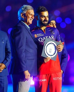 127K views · 3.6K reactions | Shahrukh and Kohli are dancing to "Pathan" songs ❤️ #viratkohli #SRK #ipl2025 #KKRvsRCB #kolkata #cricket #ipl | অনিল দেবনাথ | Facebook