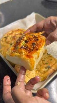 Not Domino’s, not even close Let’s make an even better Cheesy Garlic Bread using @L‪@LIBRAAPPLIANCES‬