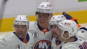 Islanders stun Canucks by scoring three goals in 31 seconds