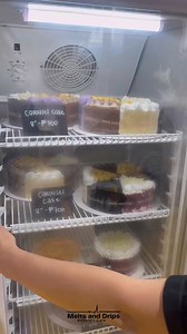 1.1M views · 6.5K reactions | Come box orders with me 殺殺 #meltsanddrips #fb #reelstrending #Bakery #reels #cake #carouselcake #cakelover #Bestseller | Melts and Drips | Facebook