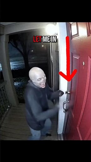 Home security camera captured a terrifying person knocking at the door at night