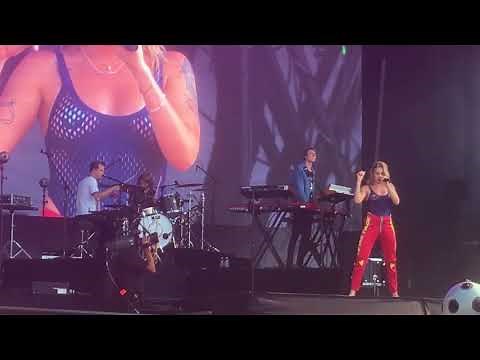 Tove Lo at Lollapalooza 2017