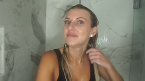 Colorful Anti-Fade Conditioner | For Color-Treated Hair | Preserve Hair Color & Vibrancy | Boost Shine & Reduce Breakage | Sulfate Free | With Camellia Oil & Pomegranate Extract