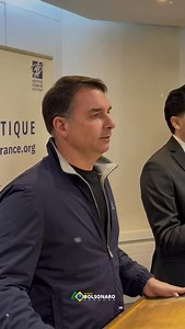 Conversei com jovens do Institut de Formation Politique (@ifp_officiel ). A juventude quer muito construir um mundo melhor e nós temos que abrir esse caminho para eles. | Flavio Bolsonaro