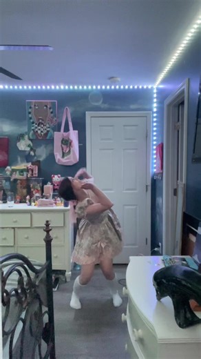 This song makes me feel like my soul is trying to escape my body to astral project to the cosmos