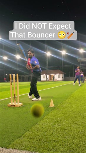 Easy ball varumenn karuthi… avan direct bouncer 😭🏏🔥#youtubeshorts #viral #india