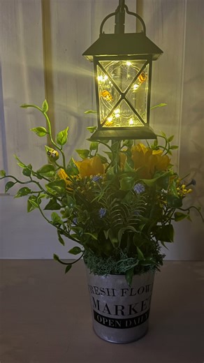 328K views · 5.4K reactions | Summer Bee Lantern Solar Light Dollar Tree DIY #dollartreediy #solarlights #beediy | Crafty Beach | Facebook