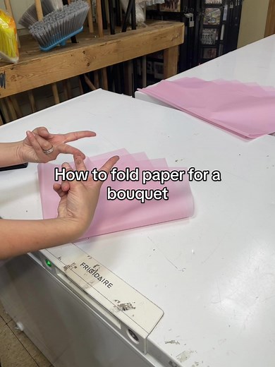 Fold Bouquet Paper Like a Pro: Big Bouquet Wrapping Tutorial
