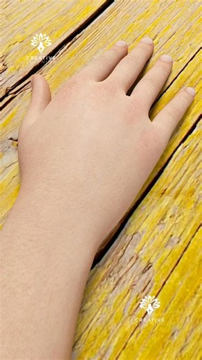 Creativelearning | Splinter Stuck Too Deep? Try This Painless Trick 😮#Splinter #LifeHacks #HumanBody #MedicalFacts #ScienceShorts | Instagram