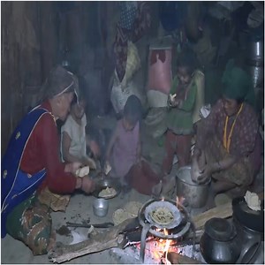 Cooking technology of bread by using primitive technology | Nepali Village Family