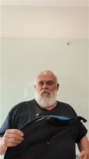 New to the Flare® Windshield or need a refresher? Check in with Gene Slater! Gene talks core competencies around how the Flare® works and the importance of SIZE! 👑 For more on how to choose the right Flare® Windshield for you, visit our blog titled "How to Choose the Right Flare® Windshield | Size Guide" OR our video on YouTube "Klock Werks Flare® Windshield - How to Choose a Flare® Windshield" Thanks for being a part of our ride 👊🏻 #getklocked #motorcyclewindshield #harleydavidson #indianmot