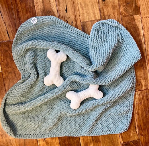 Frosted Blue Plush Hand Knitted Pet Blanket. 32” X 32”. - Etsy