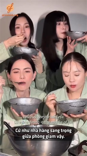 LÀM SOCOLA CÙNG CLAIREBELL Còn có mẹ Mai suốt ngày đi kẻ ke cho hít =)))) con dân BleJie không những bịnh mà còn phát điên nữa chứ giỡn 😂😂😂 Nhân dịp bảo trì web, subteam tạm thất nghiệp thì sẽ đi dịch mấy cái vui vui cho mọi người xem ké 😌 Nguồn IG: mmfuwong | GL Vietsub