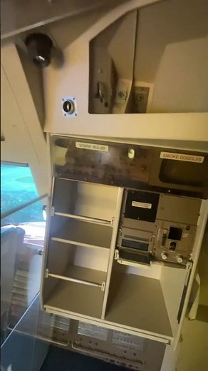 The Inside Of A 747-400 cockpit