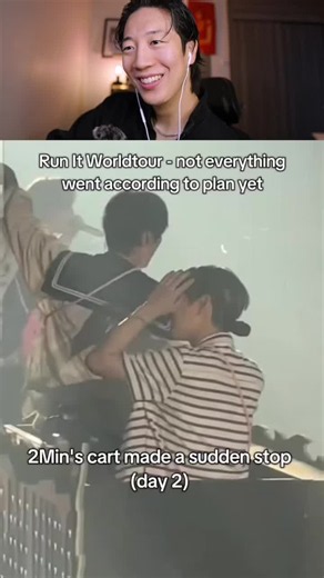 itsbenkim (@itsbenkim)’s video of lee know and staff