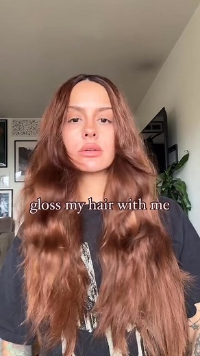 Auburn Spice is @nice.to.mitra's new fave ❤️‍🔥 This HOT Super Gloss enhances rich mahogany tones for a deep auburn red P.S. Auburn Spice may or may not be on sale soon 👀 #Glazehair #Supergloss #BlackFriday #AuburnSpice | Glaze_hair