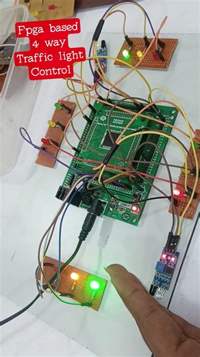 smart 4 way traffic light controloer using FPGA #1million #arduino #ece #punch #trending