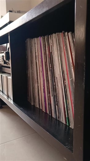 Moby - Play 1999 Moby's 1999 album Play is a groundbreaking electronic masterpiece. #moby #mobyplay #masterpiece #fyp #porcelain