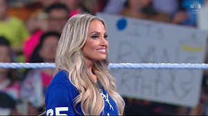 "Thank You Trish" chants as Trish Stratus kicks off #Smackdown | Pro Wrestling Unlimited