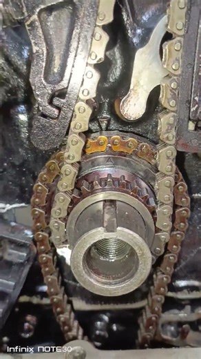 In this video, I show the timing chain setup of the Honda K24Z2 engine. This guide helps you