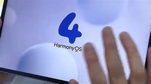 性能出众颜值在线，这款平板真给力——轻薄便携配大屏，追剧办公两不误，续航强劲还支持快充，出门带它超省心