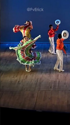 Que bonito bailan PERFUME DE GARDENIAS 💖🤠