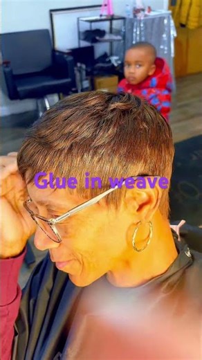 How to install a short glue in weave #haircut #naturalssalon #gluein