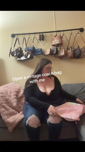 Unboxing a Vintage Coach Bag from 2003