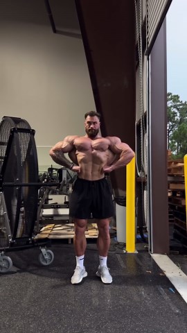 Chris Bumstead on Instagram: "What my toxic brain thinks I’ll look like with 6 weeks back in the gym^ Sign ups are officially open for my latest transformation challenge. Link is in my bio. Making sure no one’s a skinny bitch this year 👇 🥇1st Place - $6,000 🥈2nd Place - $2,500 🏆Overall Weight Loss Transformation - $2,500 Similar to my previous contests, there will be 1st + 2nd place transformation winners. These contestants will be selected based on overall fat loss and/or muscle gain. This 