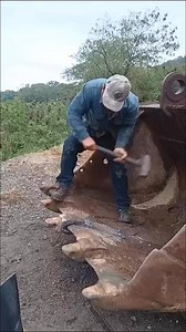 152K views · 531 reactions | repairs the bucket 類 #viralreels #reelsviral #buildingtips #craftsmanship #howto #diy | How is it Done | Facebook