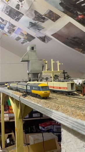 Class 43 HST flying by #train #modeltrains #railway #trainspotting #railwaytrack