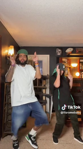 2000s Style Revival with Mom: Fashion Throwback