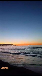 Baie d'Alger : plage des Sablettes. L'amiral Ernest Mouchez, ancien directeur de l'Observatoire de Paris, la plaçait sur un pied d'égalité avec la célèbre baie de Rio de Janeiro, il avait déclaré que "seule la baie de Rio de Janeiro pouvait être comparée à la beauté du panorama de la baie d'Alger." #algerie #sunset #sunrise #sunshine #alger #sun #Amazing | Algérie Pays du Soleil et de Beauté