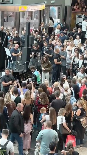 The most INSANE Bohemian Rhapsody FLASHMOB 😱😱