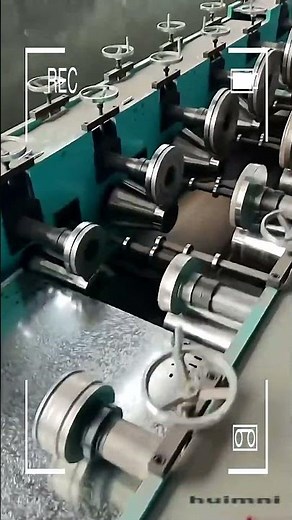 Machine bends metal with precision