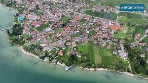 11K views · 190 reactions | Die schönste Art zu fliegen  Luftschiffe haben eine lange Geschichte, sind aber auch stark vom Wetter abhängig. Wir sind in Friedrichshafen und dürfen mit dem Zeppelin mitfliegen. Was die Flüge so einzigartig macht, erfahrt ihr im Video. | WetterOnline | Facebook