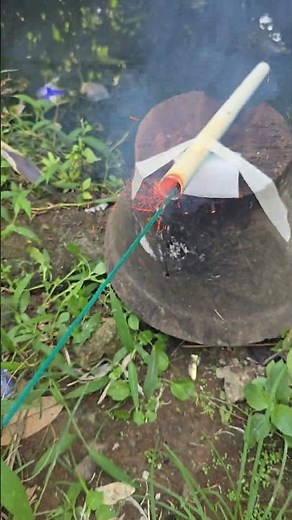 burning the fuse of a rocket firecracker 😱 #experiment #crackeresxperiment #firecracker #fireworks