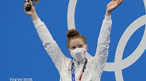 First women's gold for US swimming, Alaskan teen Lydia Jacoby looking forward to sleep