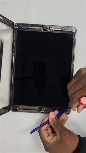 iPad is on but not showing anything. #easyfix #ipad #repair #tutorial