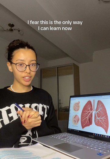 Understanding Pneumonia: Causes and Symptoms Explained