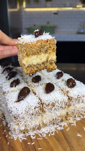 Marcos Cavalcante on Instagram: "Torta de ameixa com coco ➡️ @ducavalcantte Ingredientes: - 03 ovos - 01 cx de creme de leite - 01 xícara de açúcar - 02 colheres de sopa de manteiga ou margarina derretido - 01 e 1/2 de xícara de farinha de trigo - 100ml de leite quente - 100g de ameixa seca - 100g de coco ralado Para o recheio de prestígio: - 01 cx de leite condensado 395g - 01 cx de creme de leite 200g - 100g de coco ralado - 01 colher de sopa de manteiga ou margarina Pra calda de molhar o bolo