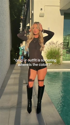 Stylish Outfits: Finding Color in Fashion Choices