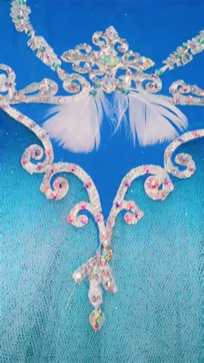 Aren’t #Swarovski rhinestones the sparkliest? 😭 Absolutely joy making this #ballet pancake #tutu