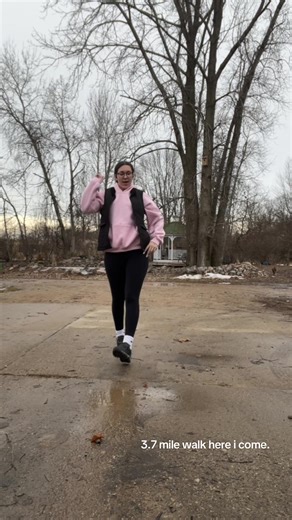 walkey walk! #walk#winter#fyp#viral#danceydance