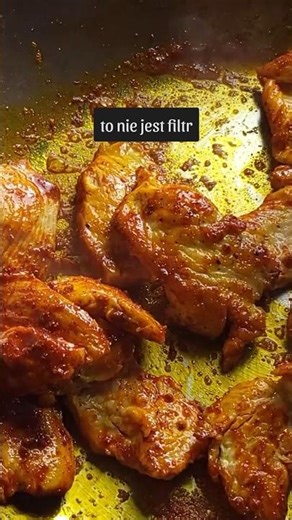 Red chicken... without paprika?