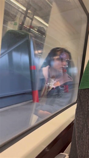 Class 387 accelerating out of Newport #train #railway