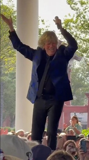 HERMAN’S HERMITS Live at EPCOT: I’m Henry the VIII, I Am