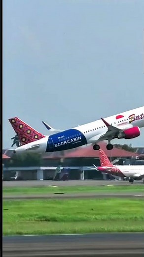 Batik Air Airbus A320 Powerful Takeoff ✈️ Amazing Close Up Plane Departure