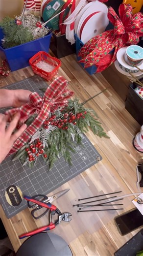 338K views · 6.6K reactions | Let me show you how I made this winter swag wreath using no glue! ✨ | How I See It Blog, LLC | Facebook